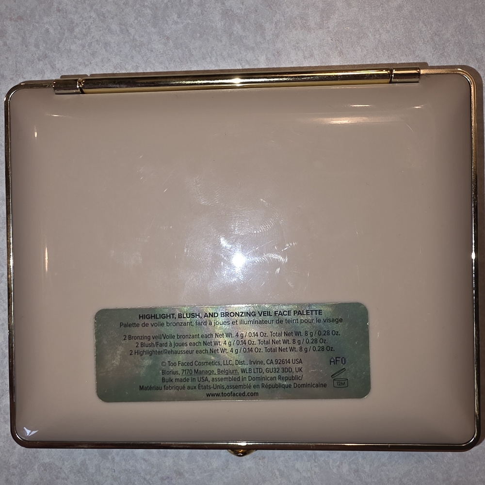 Too Faced Natural Face Palette - Soft Pink and Gold - Picture 5 of 6
